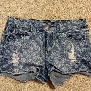 Women’s patterned jean shorts